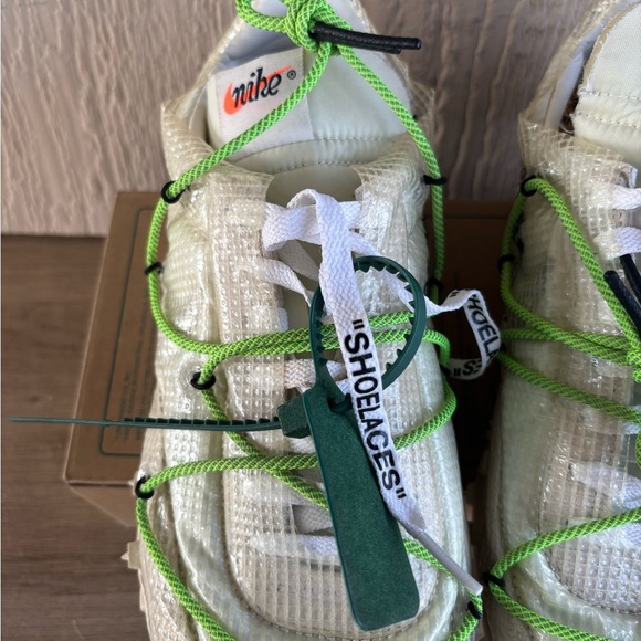 2019
Off-White x Wmns Waffle Racer 'Electric Green' - Picture 10 of 14